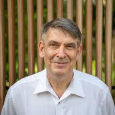 Roger Straub's Instagram, Twitter & Facebook