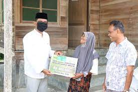 Pada hakekatnya, harta baitul mal adalah kepunyaan allah. 4 000 Masyarakat Miskin Terima Bantuan Ramadhan Baitul Mal Aceh Baitul Mal Aceh