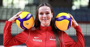 Bu ikiliye aslı kalaç ve ebrar karakurt 11, meliha i̇smailoğlu 6, cansu özbay 1 sayıyla katkı sağladı. Filenin Sultanlari Hedefe Odaklandi Kaptan Eda Dan Iddiali Aciklamalar Son Dakika Spor Haberleri