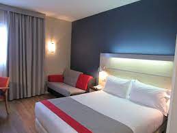 This hotel features rooms with satellite tv and a continental buffet breakfast included in all rates. Holiday Inn Express Sant Cugat An Ihg Hotel Sant Cugat Del Valles Aktualisierte Preise Fur 2021