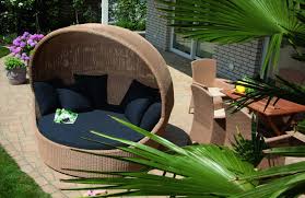 Lounge gartenmoebel für die ausstattung von terrasse, garten oder balkon, sollten ganz besonderen anforderungen entsprechen. Abbildung Sehr Bequeme Garten Liegemuschel Im Sehr Hochwertigen Flechtwerk Garten Lounge Insel Geflochten In Rattanoptik Wasserfest Sofort Lieferbar