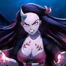 Demon Slayer: un cosplay di Nezuko demoniaca in kimono rosa alla luce della  luna