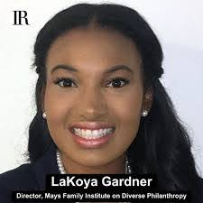 Dinah Allen's Instagram, Twitter & Facebook