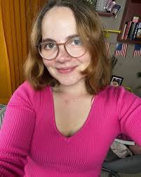 Emma has sent you a friend request. 📩 (5) New messages