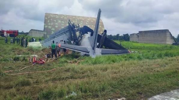आसाममध्ये हवाई दलाचे ‘AN-32’ विमान कोसळले; लँडिंग करताना विमानाचे दोन तुकडे, ५ जणांचा दुर्दैवी मृत्यू!