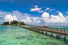 Jika anda ingin melancong kepulau lancang, wisata pulau lancang, paket wisata pulau lancang, keramba pulau lancang, penginapan pulau lancang atau apa lah yang berjenis pulau lancang di kepulauan seribu tidak salahnya anda memesan ikan keramba yang dimiliki oleh bapak mastur. Pulau Lancang Dan Keindahan Wisata Alam Di Dalamnya