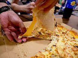 If that's the case, no sense in getting it as a topping when. Domino S Pizza With The New Domino S Cheese Tarik Crust Hiphippopo Com