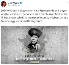 Cengiz topel kimdir, 1964'te türk hava kuvvetleri'nin kıbrıs'ta gerçekleştirdiği uyarı uçuşunda, uçağı rum uçaksavarlar tarafından vurulunca paraşütle atladı fakat esir alındığı rumlar tarafından şehit edildi. Aksener Den Sehit Cengiz Topel Mesaji
