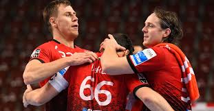 A kézilabda egy labdajáték, amelyet két 7 tagú csapat (hat mezőnyjátékos és egy kapus) játszik egymás ellen. Index Sport Dramai Hajraban Nyert A Veszprem A Ferfi Kezilabda Nb I Ben