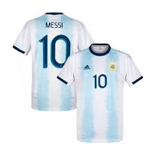 لاعبو #منتخب_الأرجنتين يتلقون قمصان فريق #فلومينيزي البرازيلي المخصصة بأسمائهم وأرقامهم قبل التدريبات في مقر النادي البرازيليpic.twitter.com/ey691i4ejd. Sports Station ØªÙŠØ´ÙŠØ±Øª Ù…Ù†ØªØ®Ø¨ Ø§Ù„Ø§Ø±Ø¬Ù†ØªÙŠÙ† Ù„Ø¨Ø·ÙˆÙ„Ø© ÙƒÙˆØ¨Ø§ Ø§Ù…Ø±ÙŠÙƒØ§ Facebook