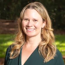 Amanda Glaser's Instagram, Twitter & Facebook