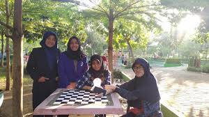 Pancasila adalah dasar negara kesatuan republik indonesia (nkri), dan merupakan semboyan sebagai pemersatu bangsa, berikut ini akan. Nilai Nilai Pancasila Terhadap Masyarakat Kompasiana Com