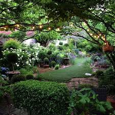 If You Are So Inclined And If You Have A Few Moments To Spare I Think You D Enjoy Takin Small Garden Design Small Cottage Garden Ideas Cottage Garden