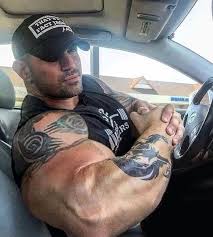 pin by w on u o m o s a p i e n s muscle men muscle muscle hunks