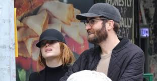 Emma stone just got engaged to screenwriter and director dave mccary. Emma Stone And Dave Mccary Can T Wait To Become Parents Insider Says