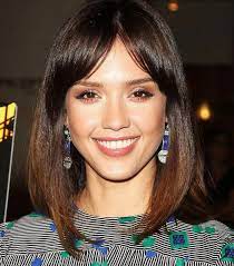 20 Mid Length Haircuts With A Fringe That Are Too Tempting Not To Try Midlength Haircuts Short Bob Hairstyles Jessica Alba Hair