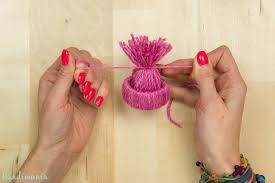 Je veux trouver des idées de décoration pour noël simple et pas cher ici deco noel bonnet en laine. Mini Bonnets Decoratifs En Laine Guide Astuces