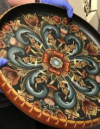 One motif less commonly seen in telemark style is birds. 900 Rosemaling Patterns Ideas In 2021 Rosemaling Pattern Norwegian Rosemaling Decorative Painting