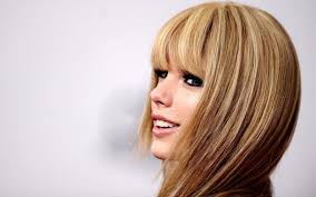 Più corto dietro e più lungo davanti, per esempio, è un'idea . Tagli Capelli Scalati Le Nuove Tendenze 2015 News Dalle Passerelle