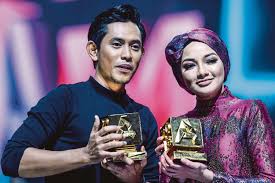 Anugerah meletop era 2020 free mp3 download. Showbiz Neelofa And Khai Bahar Took Top Spots At Anugerah Meletop Era 2018
