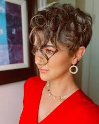 Short wavy hairstyles for fine hair, to make short hairstyles look full and cool, waving the hair with a curling iron gives very good results. 31 Most Popular Short Wavy Hairstyles Haircuts Right Now