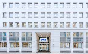 Dann mach es wie anja. Dkb Kooperiert Mit Fintecsystems Fur Erste Vollautomatisierte Sofortkredite Financefwd