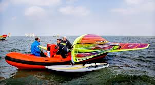 • lilian de geus en kiran badloe (windsurfen. Kiran Badloe Een Heleboel Mensen Denken Aan Wat Er Allemaal Kan Misgaan Ik Heb Dat Niet De Volkskrant
