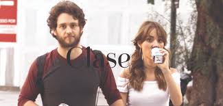 Participó en rebelde como karen, y tuvo su propio programa en telehit. Natalia Tellez Revela Por Que Termino Con Christopher Uckermann Clase