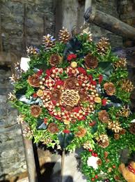 Boxwood Wreath With Lotus Pod Cedar Roses Pine Cones Checked Ribbon Mohican Flowers Cooperstown N Christmas Door Decorations Gorgeous Christmas Christmas Door