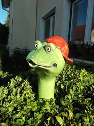 Kurti Sieht Super Aus Wenn Er Auf Einer Stange Steckend Aus Einem Busch Oben Herausschaut Masse Lange Ca 40 Cm Gartenfiguren Keramik Tiere Topferarbeiten