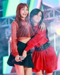 The gif dimensions 480 x 270px was uploaded by anonymous user. Blackpink Family Ship Lisa Jennie Jisoo Rose Blink Cute Blackpink Fanbase