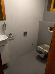 Wenn alte fliesen nicht mehr gefallen und nicht mehr gefliest werden soll, gibt es mehrere möglichkeiten, mit der alten fliesenwand oder dem fliesenboden umzugehen. Beton Cire Fur Wande Minimalistische Sichtbetonoptik Betondesign Sichtbeton Wohnen Mit Beton Wien