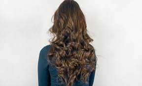 Egal ob leichte beachwaves, glamour curls oder braid waves. Locken Machen Mit Dem Glatteisen Die Ultimative Anleitung Magazin Perfecthair Ch