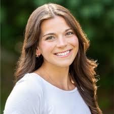 I'm excited to announce that I will be joining the Paramount (formerly  ViacomCBS) team this summer as a Velocity Kids and Family Activation  Intern!