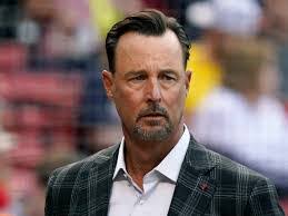 Justin Beech's Instagram, Twitter & Facebook