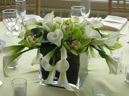 See more ideas about dining room centerpiece, table decorations, fall deco. 25 Beautiful Flower Arrangements For Simple And Meaningful Table Decoration