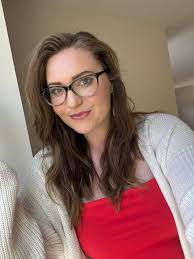 Hey friends! My name is Monica, I'm 26, and I live in Lakewood. Originally  from Illinois so hello to my fellow midwesterners 👋🏼. I'm an intermediate  skier (mostly blues) and have the