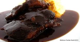Geschmorte Kalbsbackchen Im Rosmarin Jus Mit Zitronigem Kartoffelpuree Und Als Dessert Gratin Aus Blutorangen Mit Der Besten Schokoladenmousse Der Welt Nach Ein Festliches Essen Rezepte Leckeres Essen