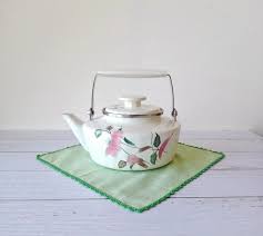 אתה נמצא במקום הנכון עבור silk flowers mint. Mikasa Silk Flowers Teapot Un406 2qt Enamel Pink Green White Etsy Floral Tea Silk Flowers Tea Pots