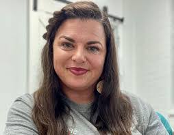 Haley Poole's Instagram, Twitter & Facebook