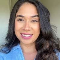 Debbie Alves's Instagram, Twitter & Facebook