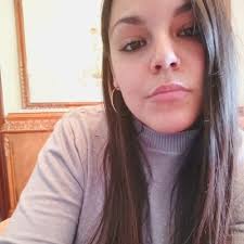 Esme León (@esmeeeleon)