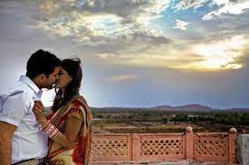 Best Honeymoon Destinations In India To Enjoy The Beginning Of Romantic Life Honeymoon Packages In India Honeymoon Pictures Best Honeymoon Destinations