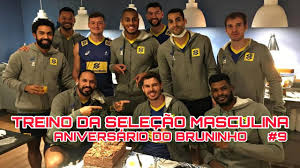 Bruninho, capitão da equipe masculina, serviu como modelo do. Treino Da Selecao Brasileira Masculina De Volei 9 Voltando Aos Treinos Olimpiadas De Tokyo 2021 Youtube
