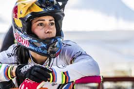 Monto en una bici rosada, sin rueditas de apoyo, muy rápido alrededor del • bmx racer#100, bicampeona olímpica y 18 veces campeona. Mariana Pajon La Nina Dorada Del Bmx En America As Colombia