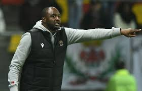 Patrick vieira bir fransız futbolcudur. 90plus Arsenal Patrick Vieira Favorit Auf Den Trainerposten 90plus