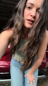 Sara Phipps's Instagram, Twitter & Facebook