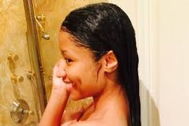 Nicki Minaj Posts A Series Of Makeup Free Shower Selfies Nicki Minaj Free Makeup Makeup