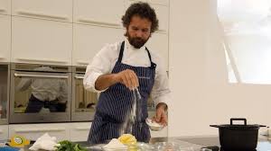 Cinque piani di lusso, menù e prezzi da stellato. Carlo Cracco Presenta Il Suo Menu Di San Valentino Ma Il Prezzo Fa Indignare