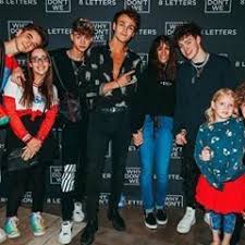 The names of the five members in the group are jonah marais, corbyn besson, daniel seavey, jack avery, and zach herron. 900 Ideas De Why Don T We En 2021 Corbyn Besson Jack Avery Zach Herron